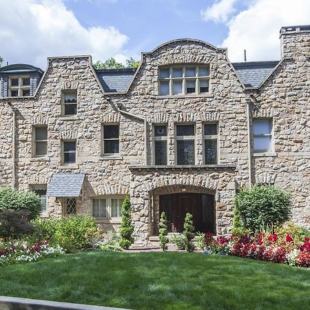 The Mansion At Maple Heights Bed & Breakfast Pittsburgh Bagian luar foto