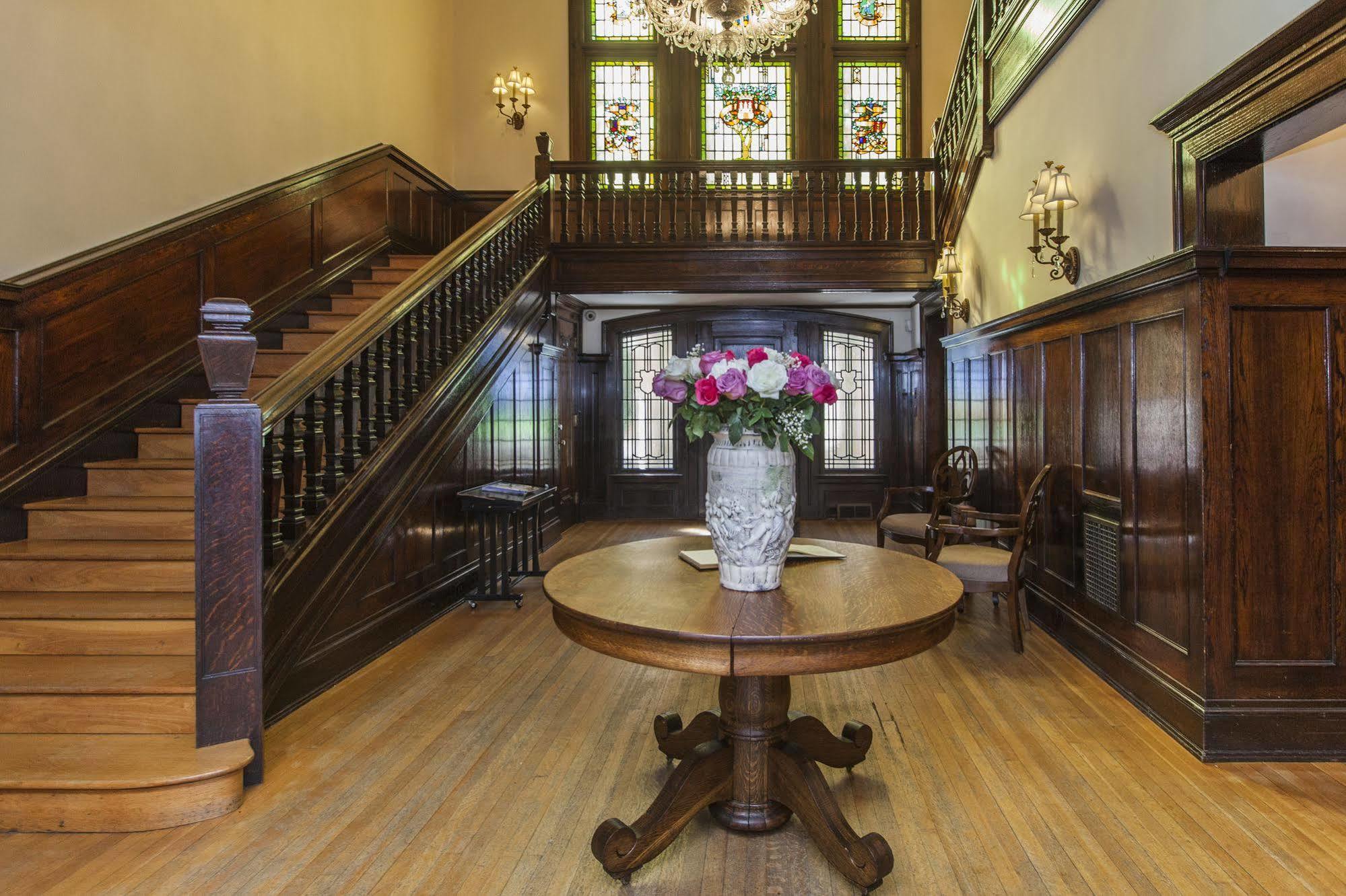 The Mansion At Maple Heights Bed & Breakfast Pittsburgh Bagian luar foto
