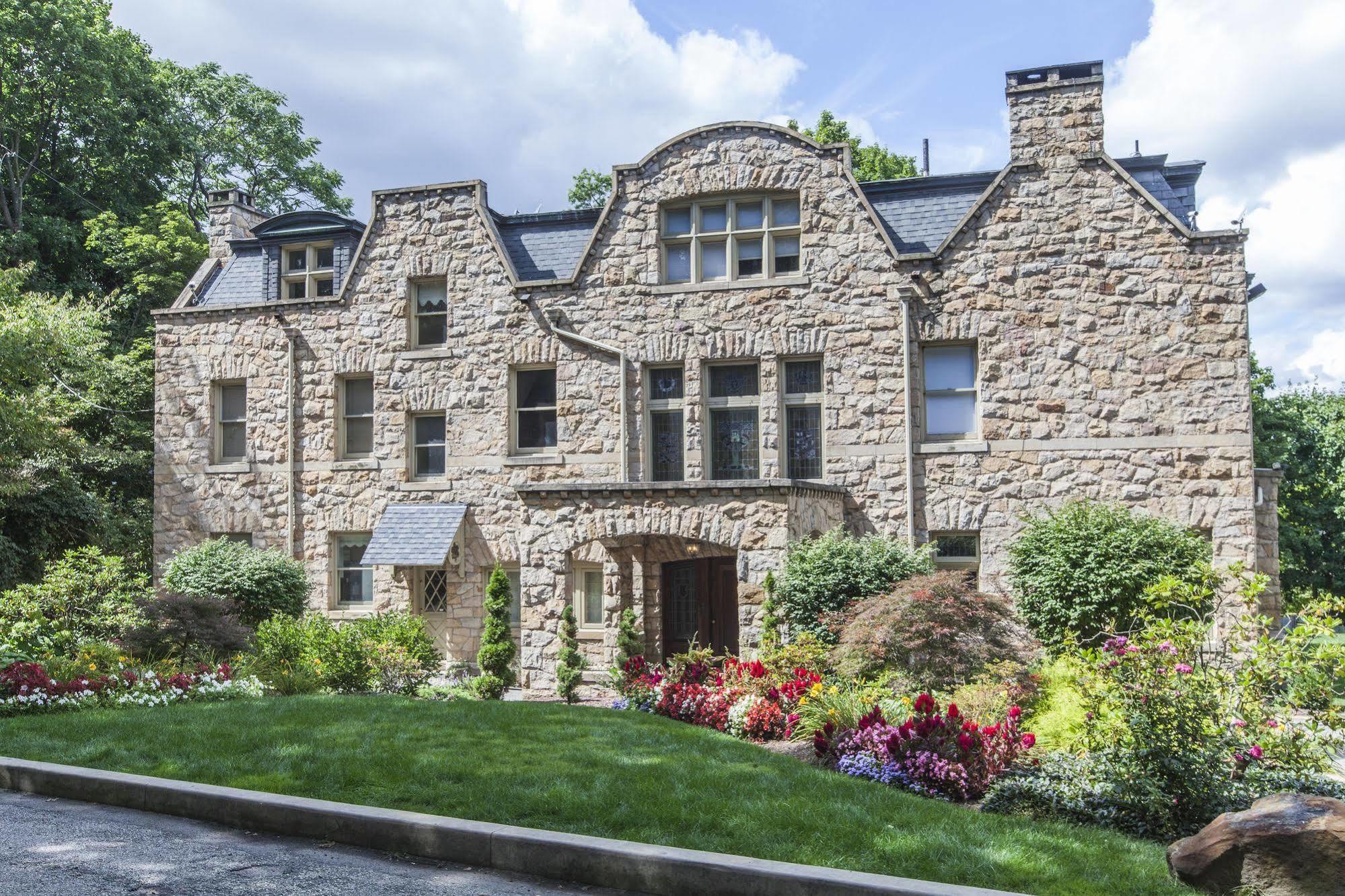 The Mansion At Maple Heights Bed & Breakfast Pittsburgh Bagian luar foto