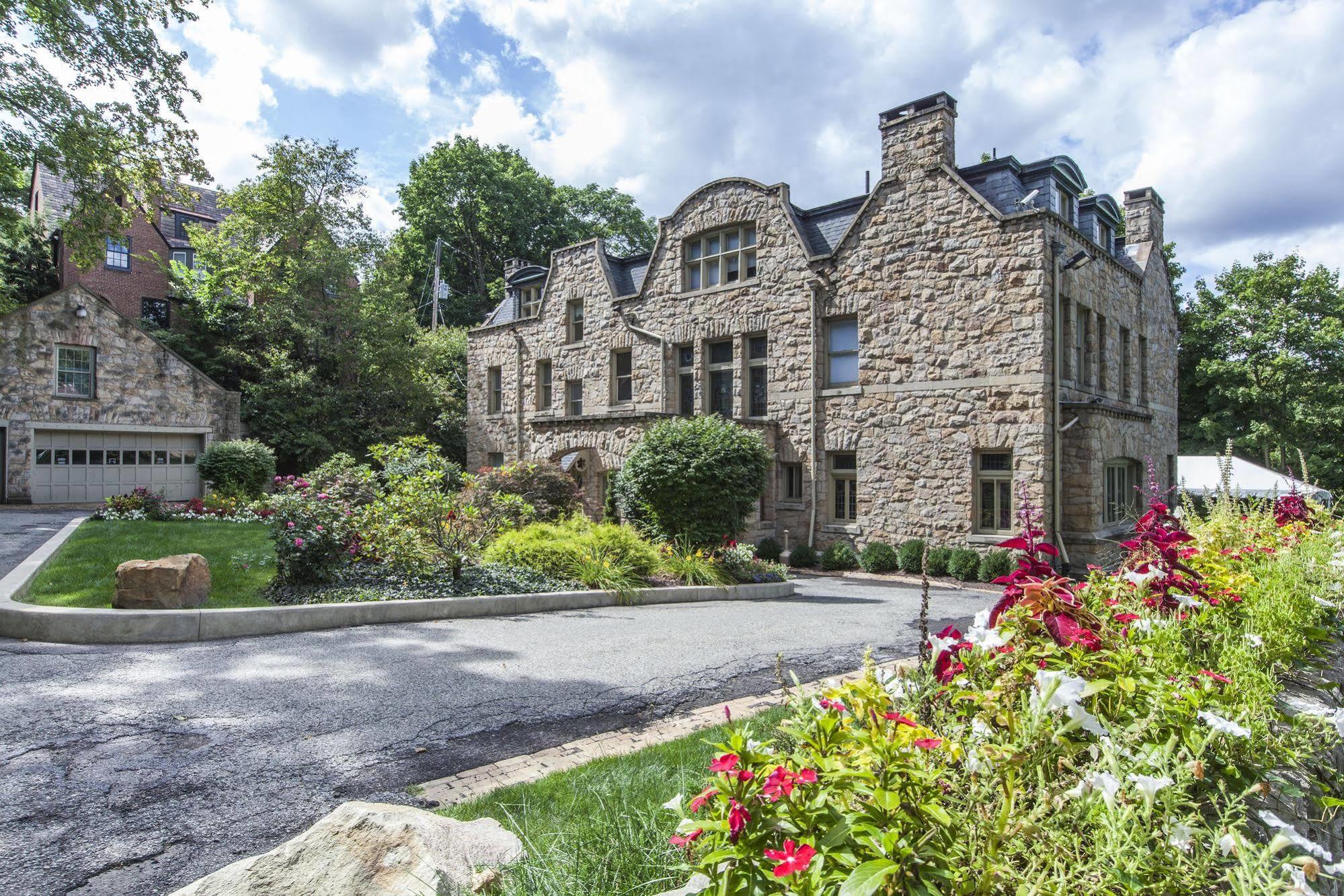 The Mansion At Maple Heights Bed & Breakfast Pittsburgh Bagian luar foto