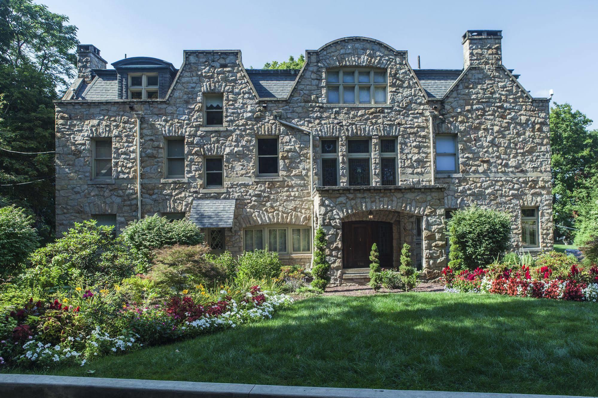The Mansion At Maple Heights Bed & Breakfast Pittsburgh Bagian luar foto